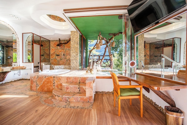 Kolam renang persendirian