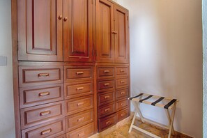 Standaard kamer | Kleerkast