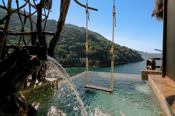 New Tower-Eagle Love Nest Ocean View | Private pool
