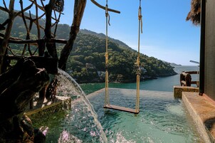 New Tower-Eagle Love Nest Ocean View | Private pool