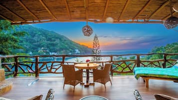 New Tower-Macaw Love Nest Ocean View | Pemandangan dari kamar