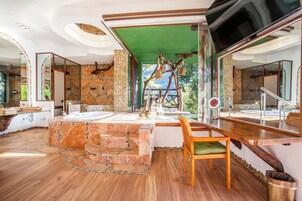 New Tower-Hummingbird Love Nest Ocean View | Lakens van Egyptisch katoen, luxe beddengoed, donzen dekbedden