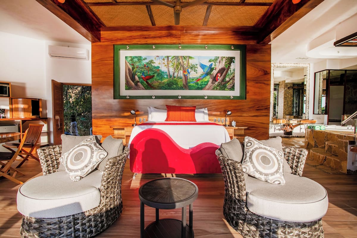 Egyptian cotton sheets, premium bedding, down duvets, pillow-top beds