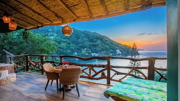 New Tower-Bird Love Nest Ocean View | Terrasse/Patio