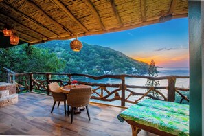 New Tower-Bird Love Nest Ocean View | Terraço/pátio