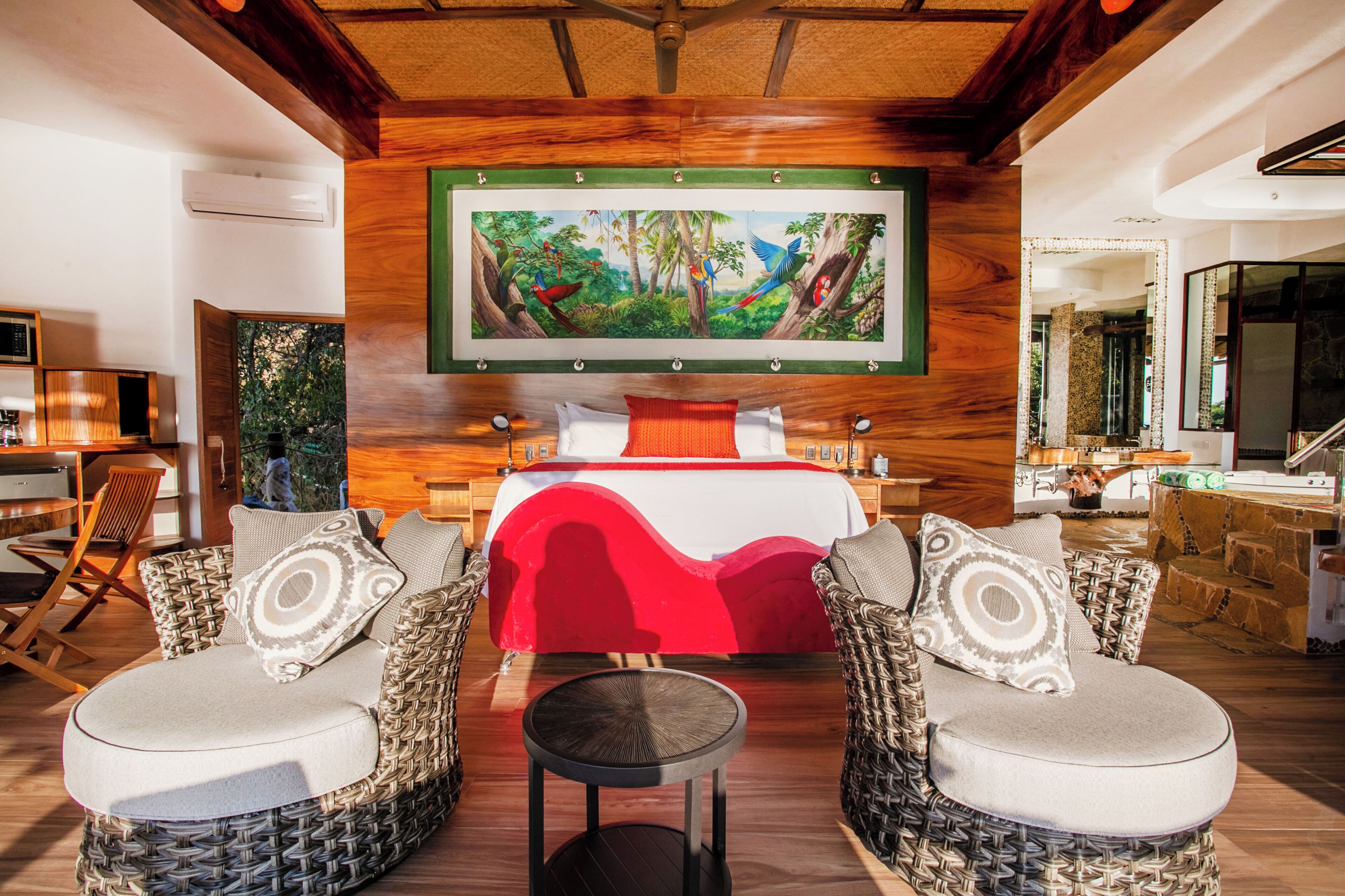 New Tower-Macaw Love Nest Ocean View