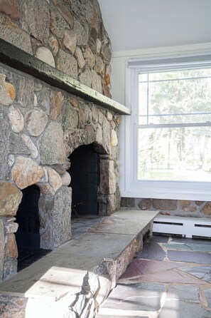 Apartment, 2 Bedrooms | Living room | 47-inch flat-screen TV with cable channels, TV