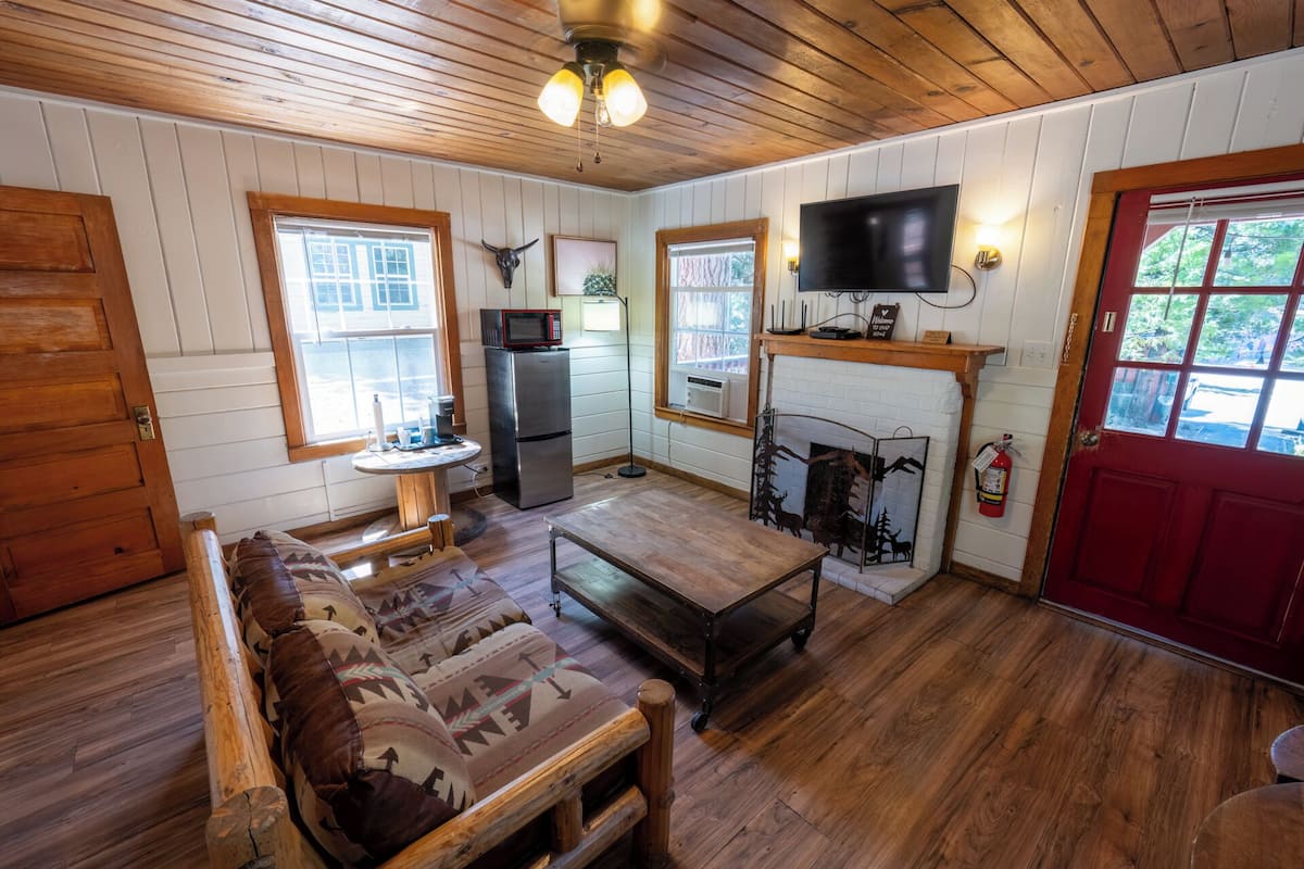 Cabin, 1 Bedroom (Cowboy Cabin) | Down comforters, free WiFi, bed sheets