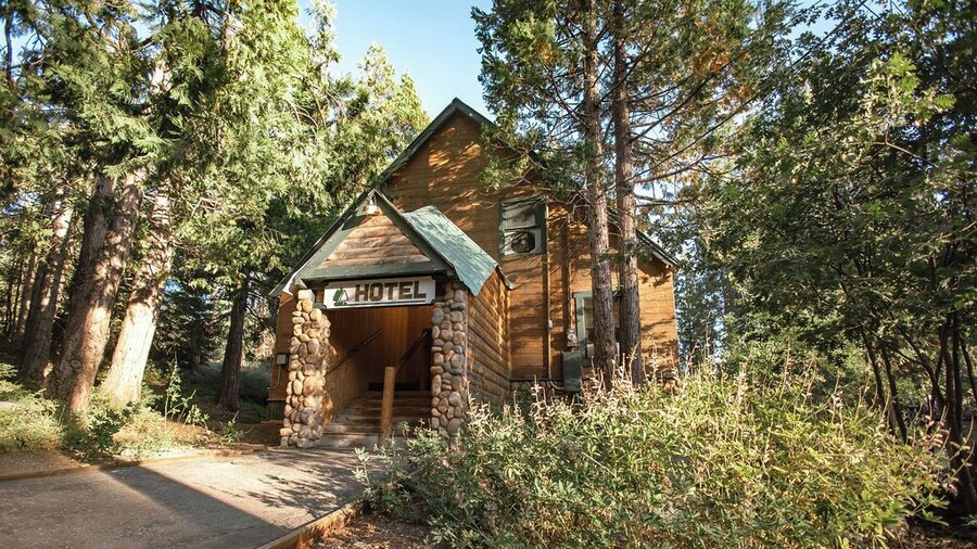 Shaver Lake Village Hotel