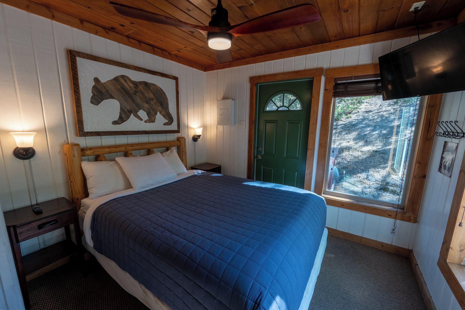 Family Cabin, 1 Bedroom  (Bears Den) | Down comforters, free WiFi, bed sheets