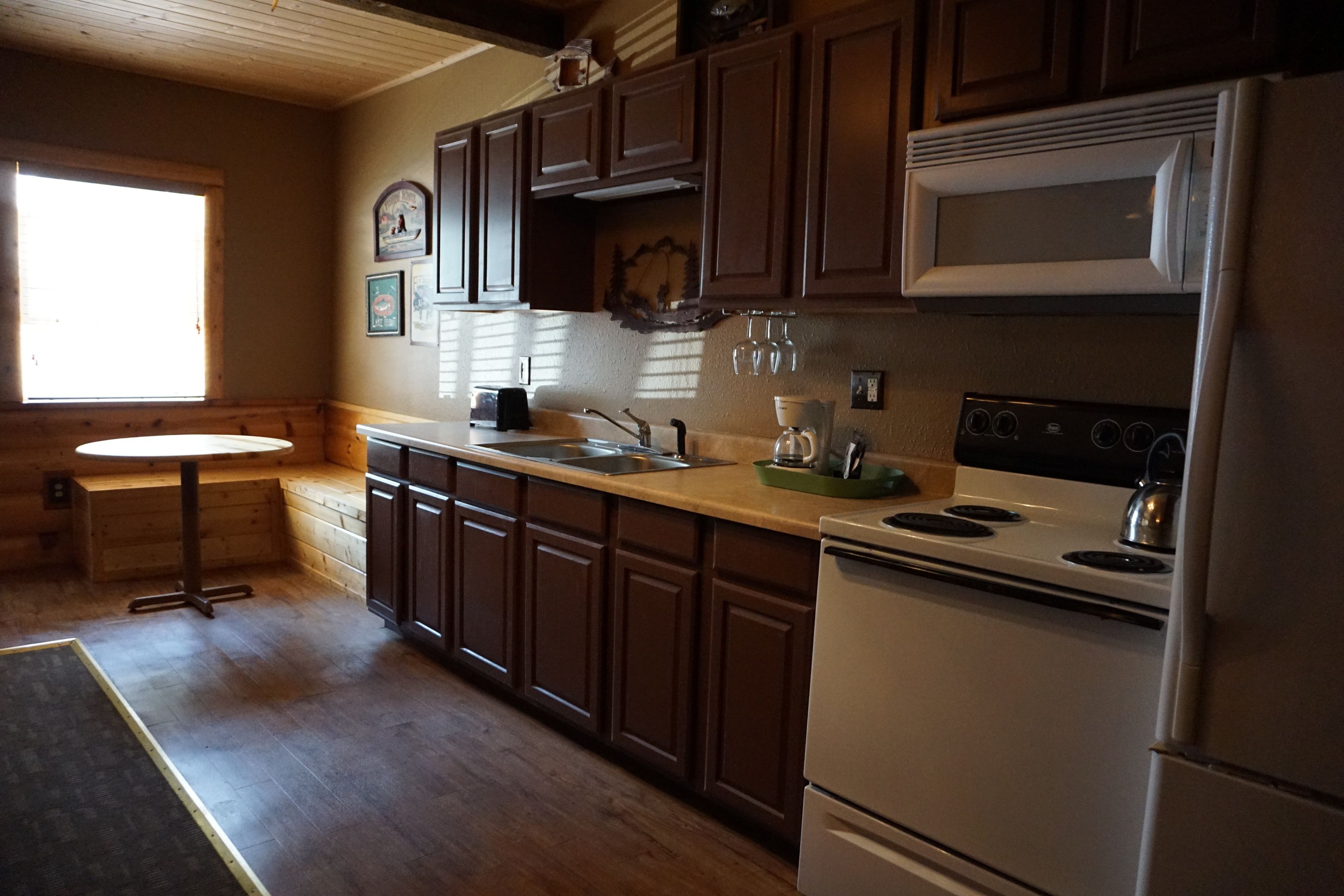 套房, 2 间卧室, 厨房 (Fishing Suite) | 羽绒被、免费 WiFi、床单