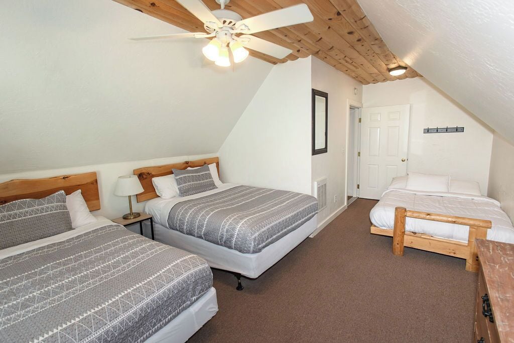 Suite, 2 habitaciones, cocina | Edredón, wifi gratis y ropa de cama 