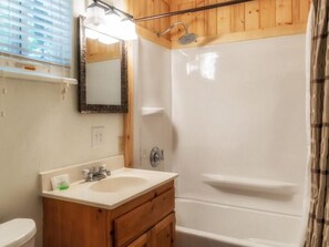 Bathroom - Knotty Pines Cabins (Shaver Lake)
