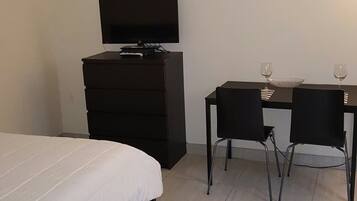 高級開放式客房, 露台 | 書桌、隔音、免費 Wi-Fi、床單