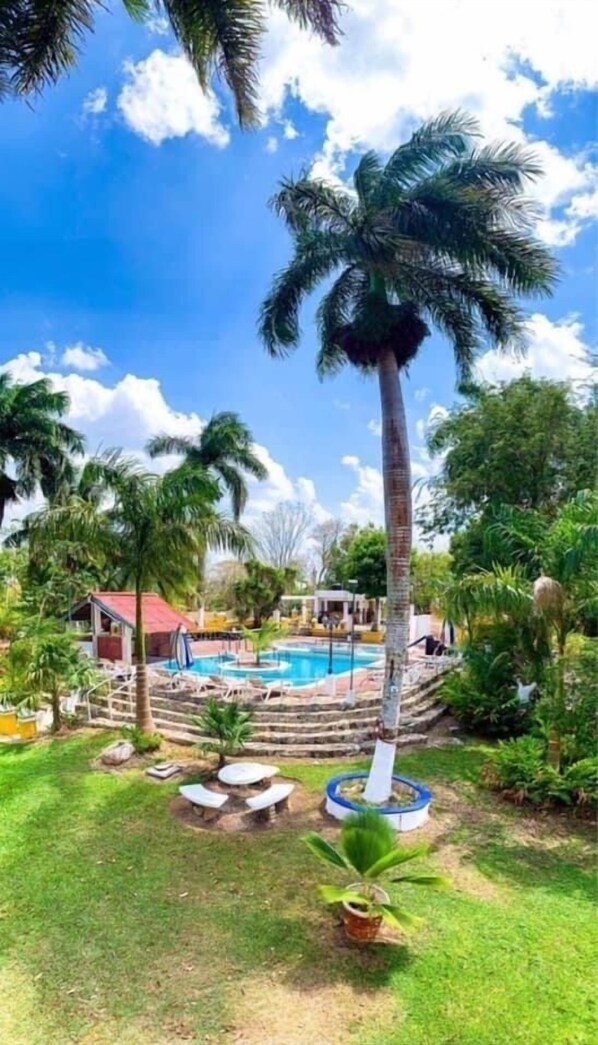 Front of property - Eco Hotel Green River (Izamal)