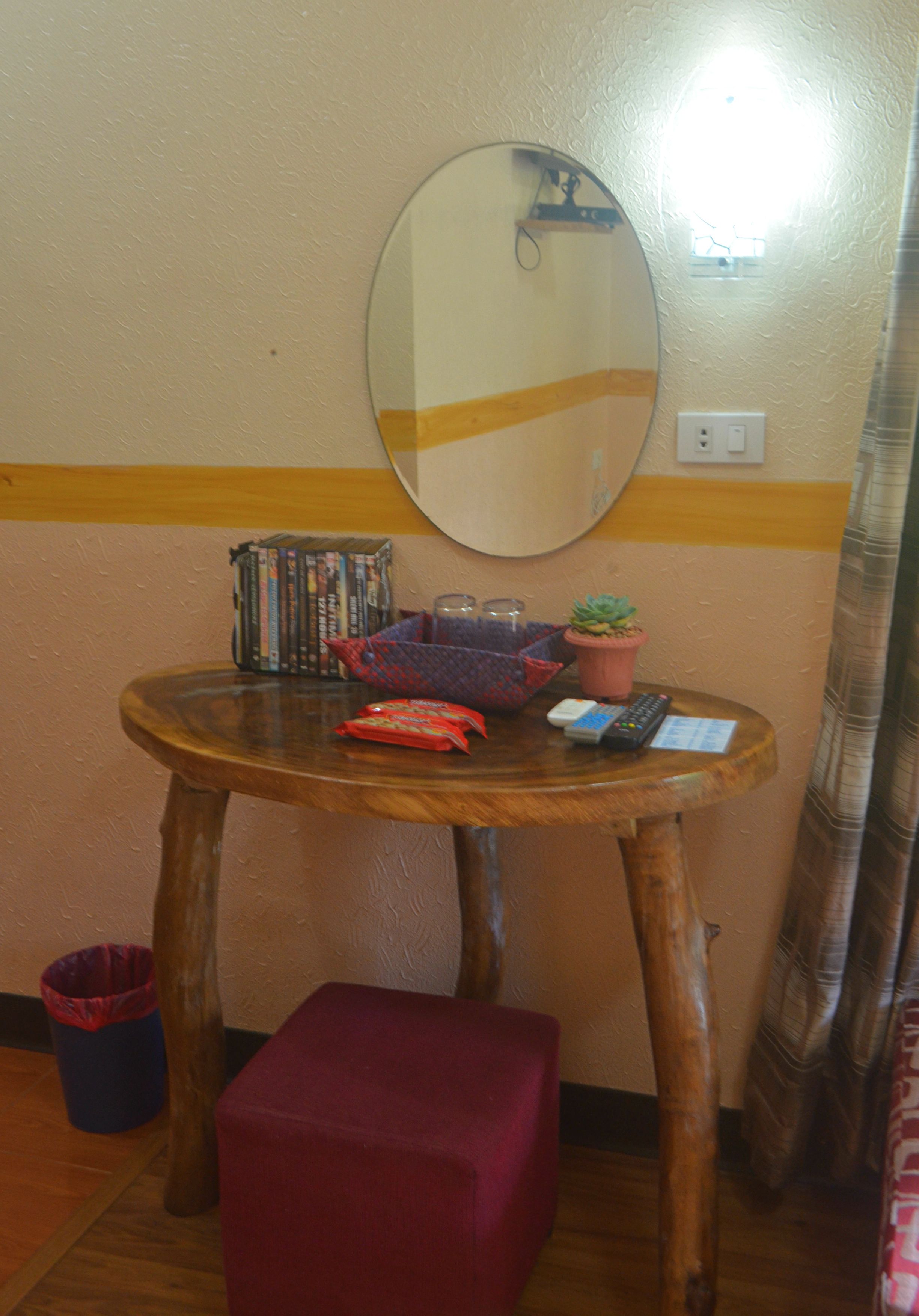 premium room, 1 queen bed | room amenity