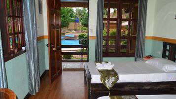 Minibar, in-room safe, desk