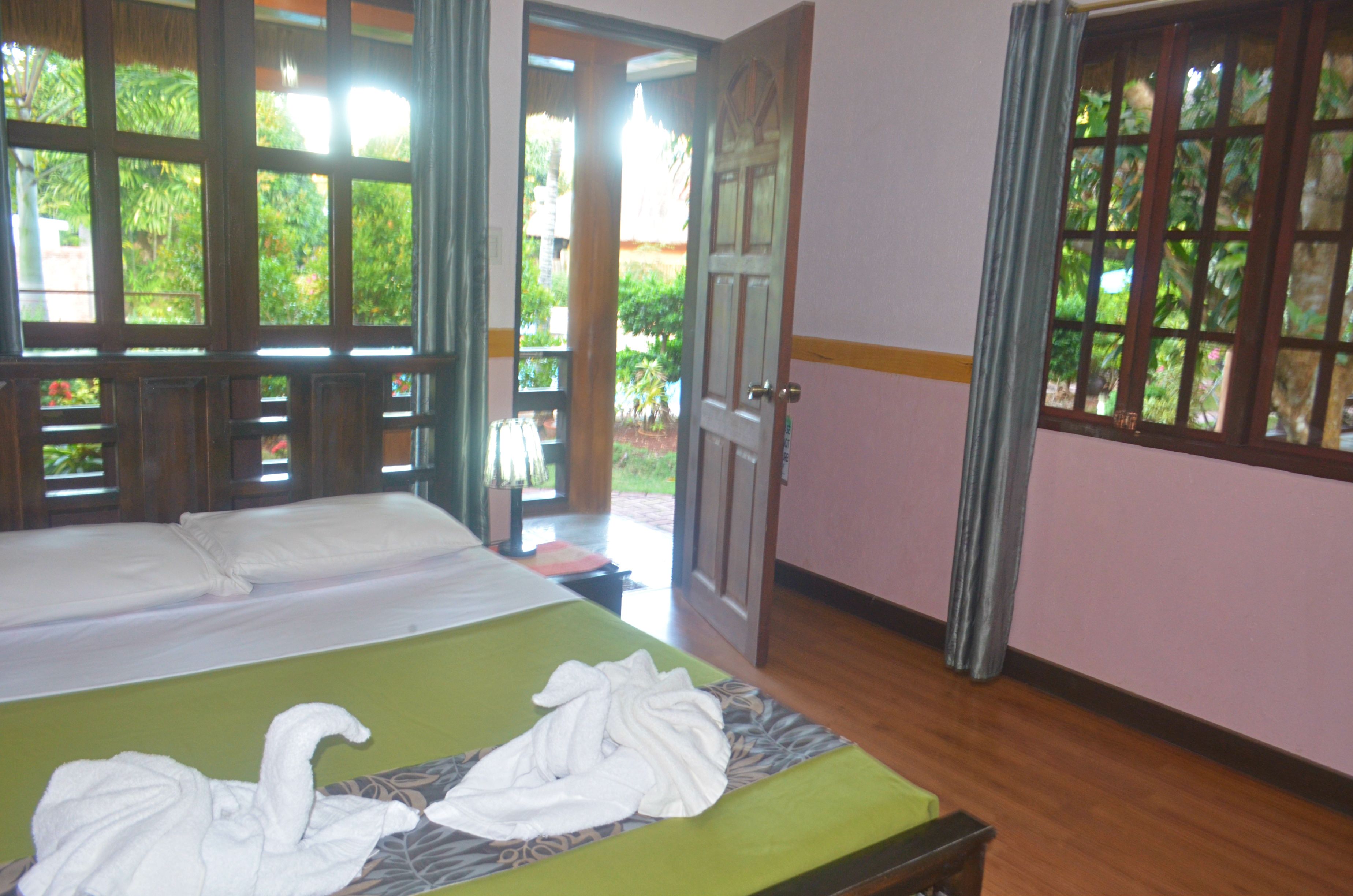 deluxe room, 1 bedroom | 1 bedroom, minibar, in-room safe, desk