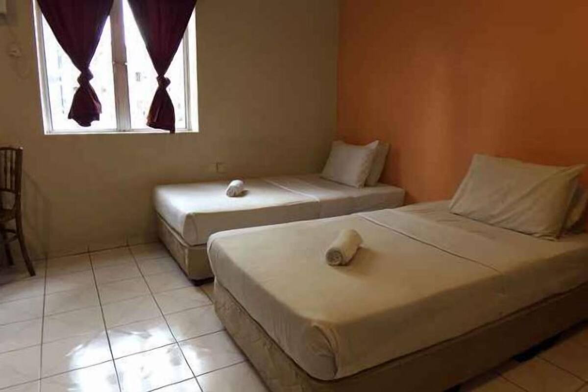 Desk, iron/ironing board, rollaway beds, free WiFi