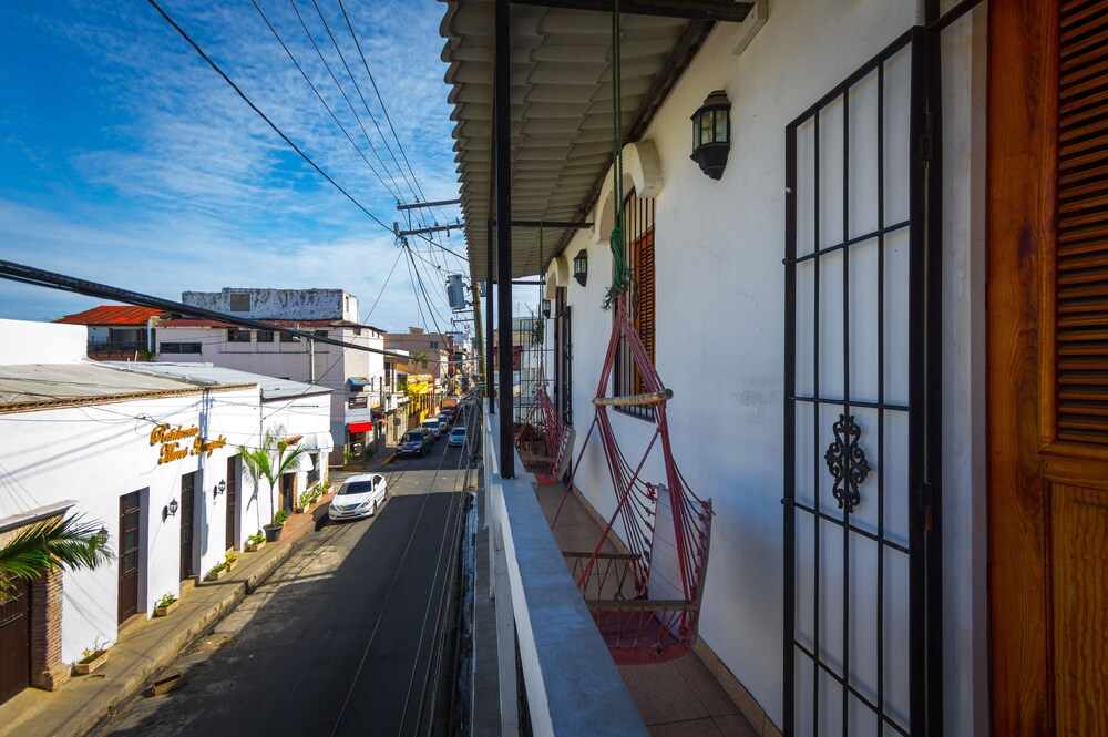 Island Life Hostel by null