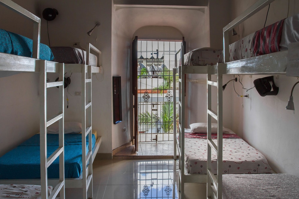 Island Life Hostel by null