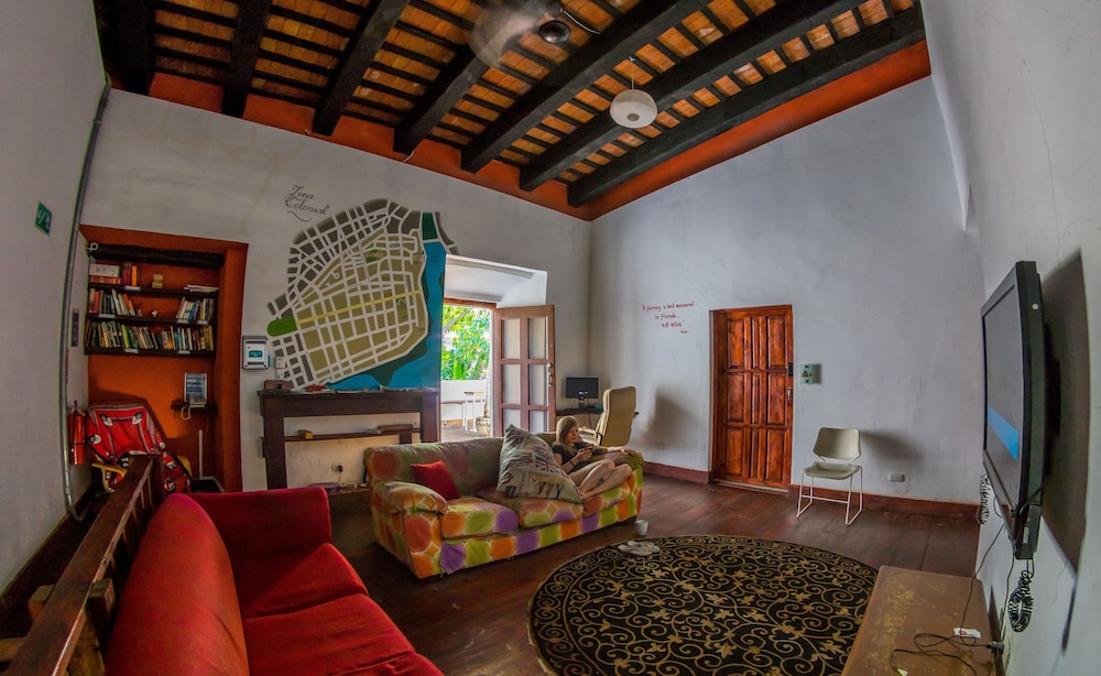 Island Life Hostel by null