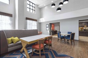 Desayuno buffet incluido todos los días 