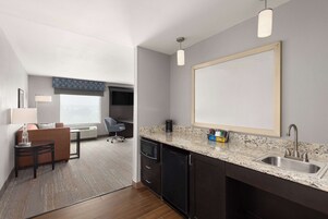 Estudio, 1 cama de matrimonio grande, accesible para personas con discapacidad, no fumadores | Cortinas opacas, tabla de planchar con plancha, wifi gratis