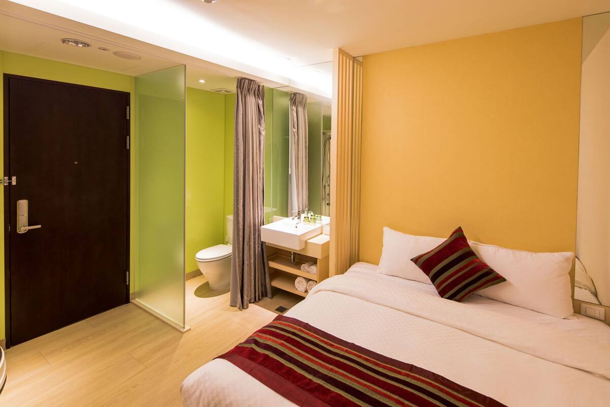 Minibar, soundproofing, rollaway beds, free WiFi