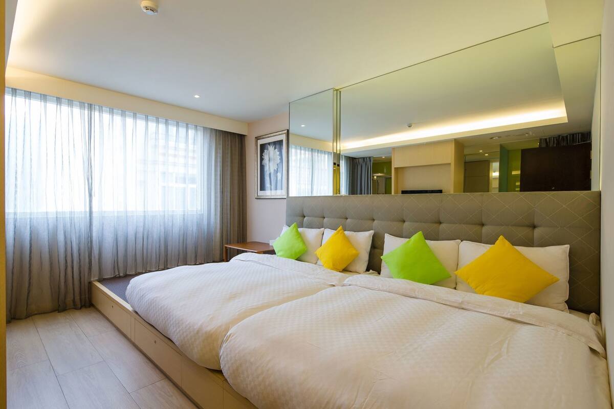 Minibar, soundproofing, rollaway beds, free WiFi