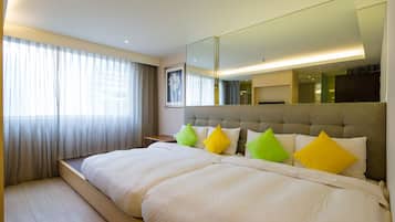 Luxury Quadruple Room, 2 Double Beds | Minibar, soundproofing, rollaway beds, free WiFi