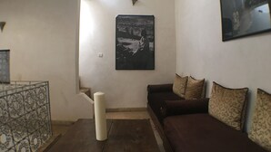 Unclassified image, 5 of 25, button - Dar-Lek (Fes)