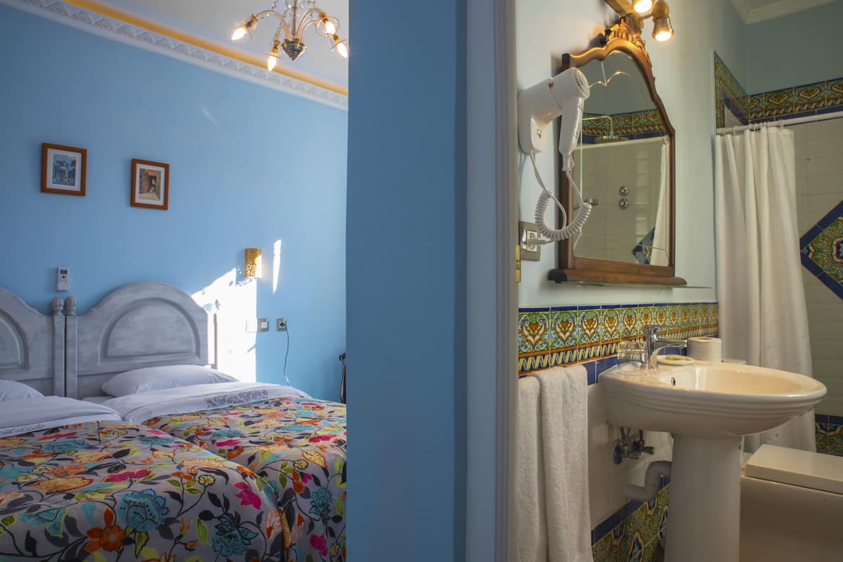 Tek Büyük Yataklı Oda (Cairo) | 1 yatak odası, kaliteli yatak takımı, odada kasa