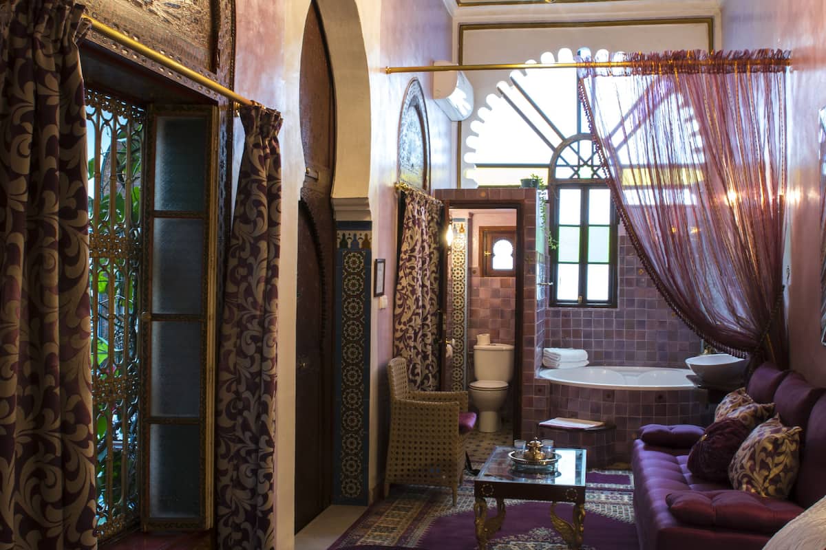 Tek Büyük Yataklı Oda (Baghdad) | 1 yatak odası, kaliteli yatak takımı, odada kasa