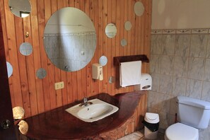 Family House, 4 Bedrooms, Ocean View, Mountainside | Bathroom