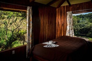 Family House, 4 Bedrooms, Ocean View, Mountainside