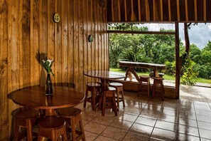 Family Cabin, 2 Bedrooms, Partial Sea View, Mountainside | Private kitchen - Capulín Cabinas & Farm (Monteverde)