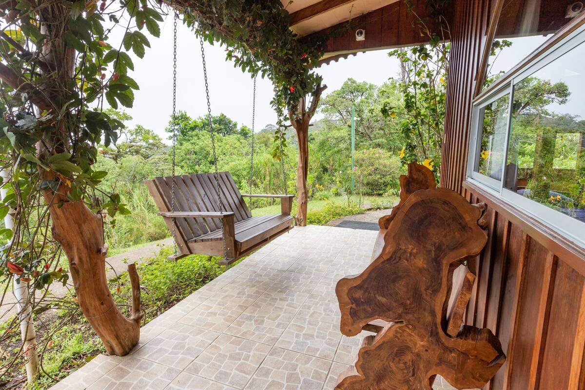 Cabaña familiar, 2 habitaciones, vista parcial al mar, junto a la montaña | Cunas gratuitas y wifi gratis