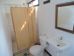Comfort Quadruple Room | Bathroom | Shower, towels