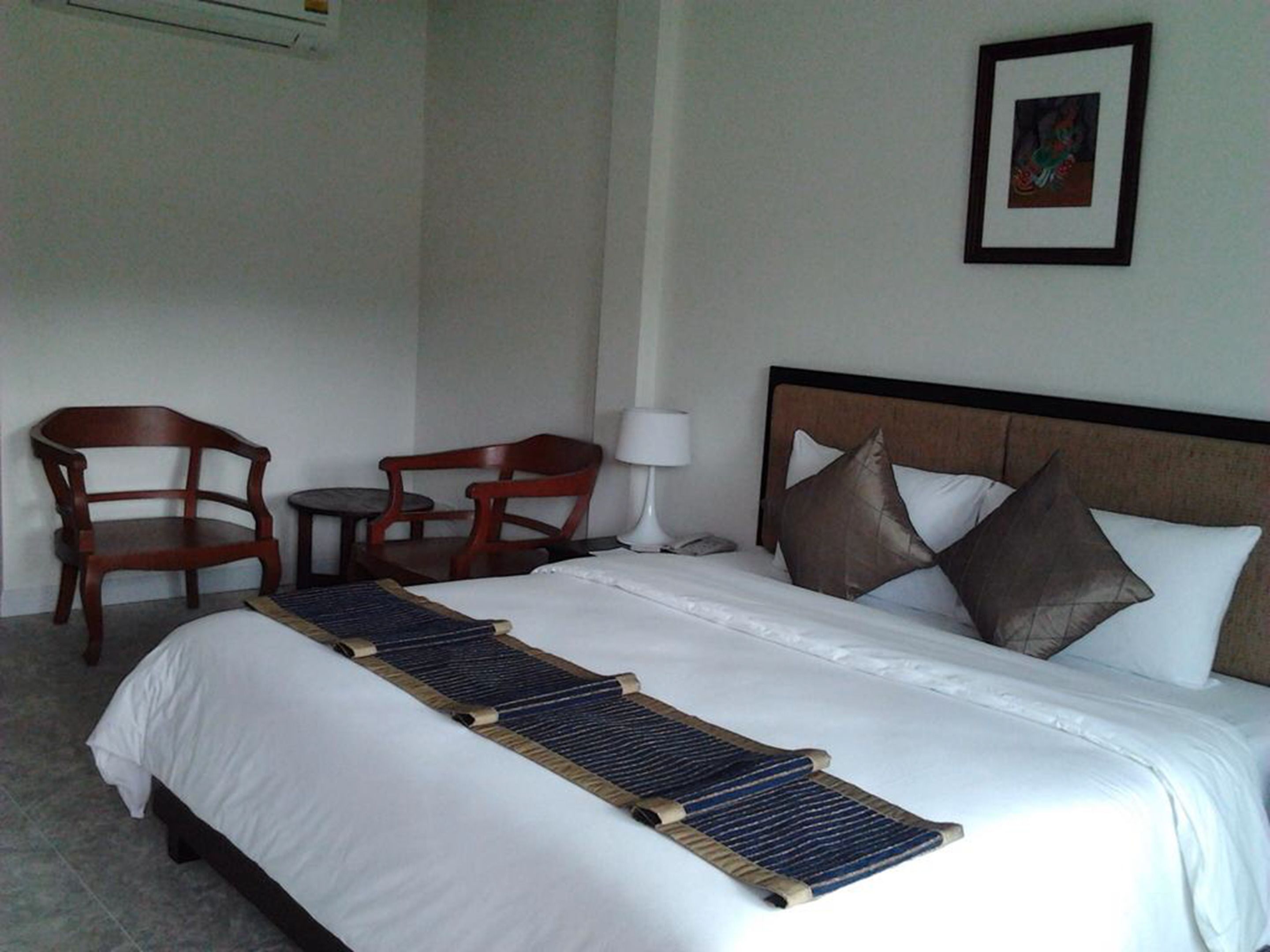 standard room | minibar, in-room safe, desk, free wifi