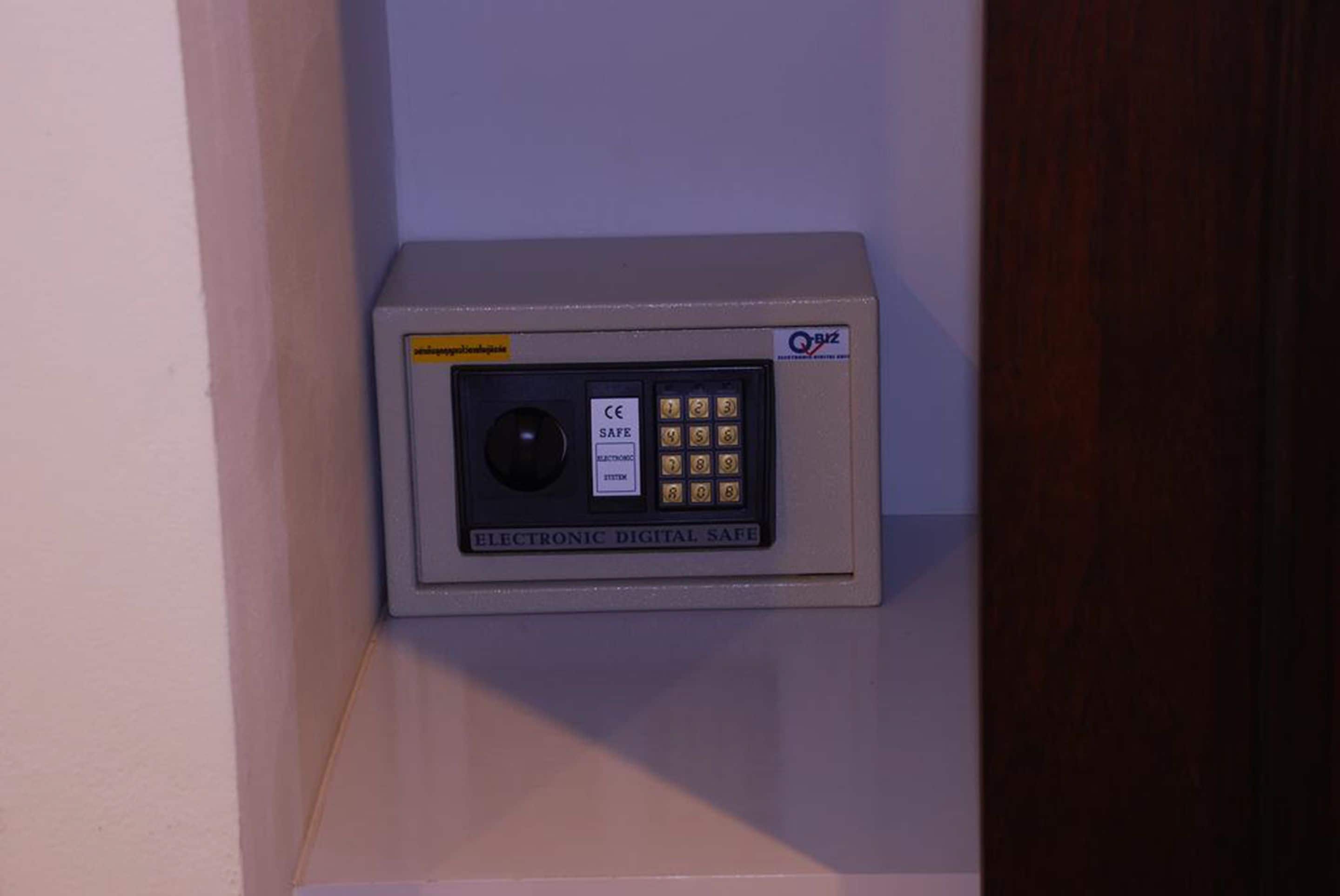 minibar, in-room safe, desk, free wifi