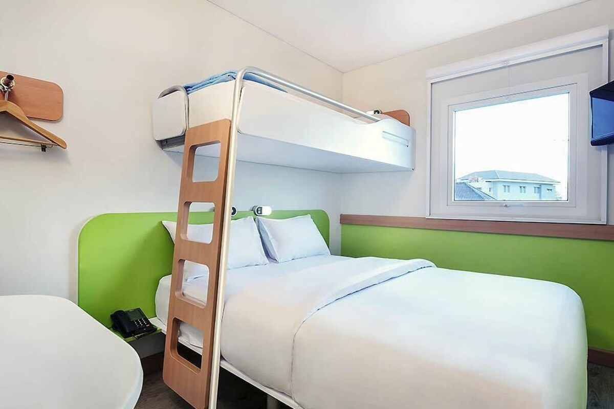 Bureau, chambres insonorisées, Wi-Fi gratuit, draps fournis