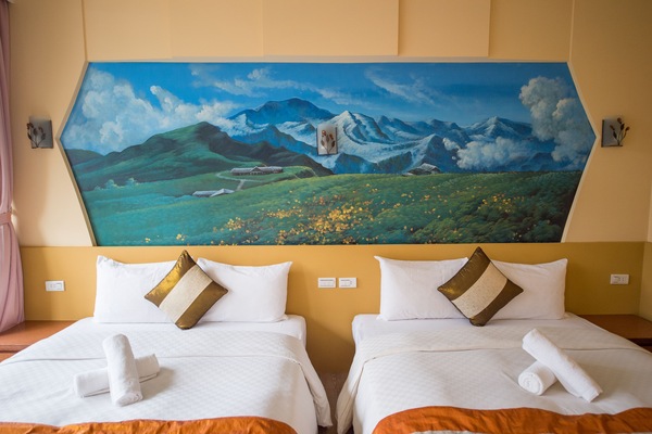 1 bedroom, blackout curtains, free WiFi, bed sheets