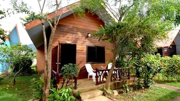 Family Bungalow, 2 Bedrooms | Garden view