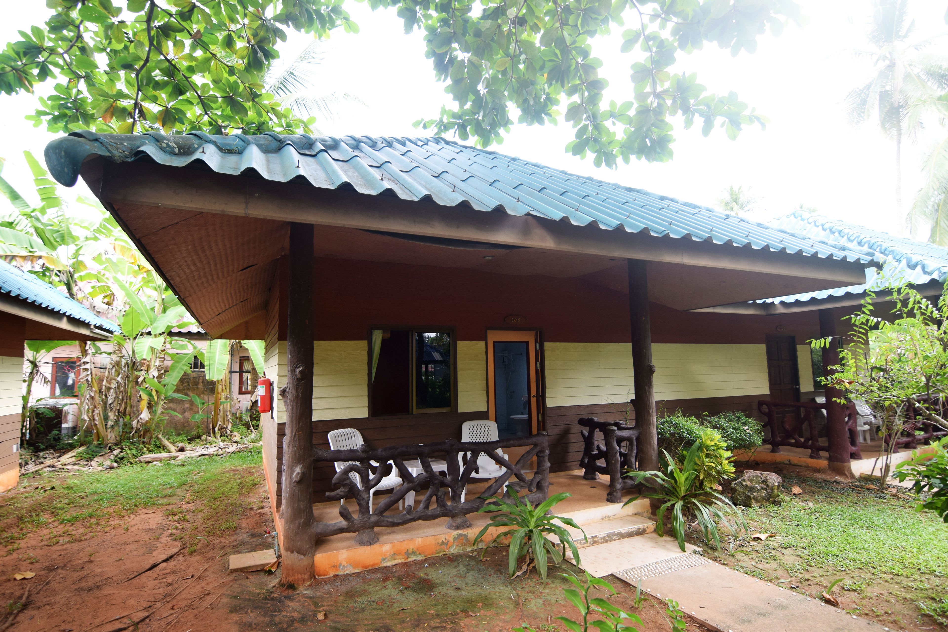 superior bungalow | garden view