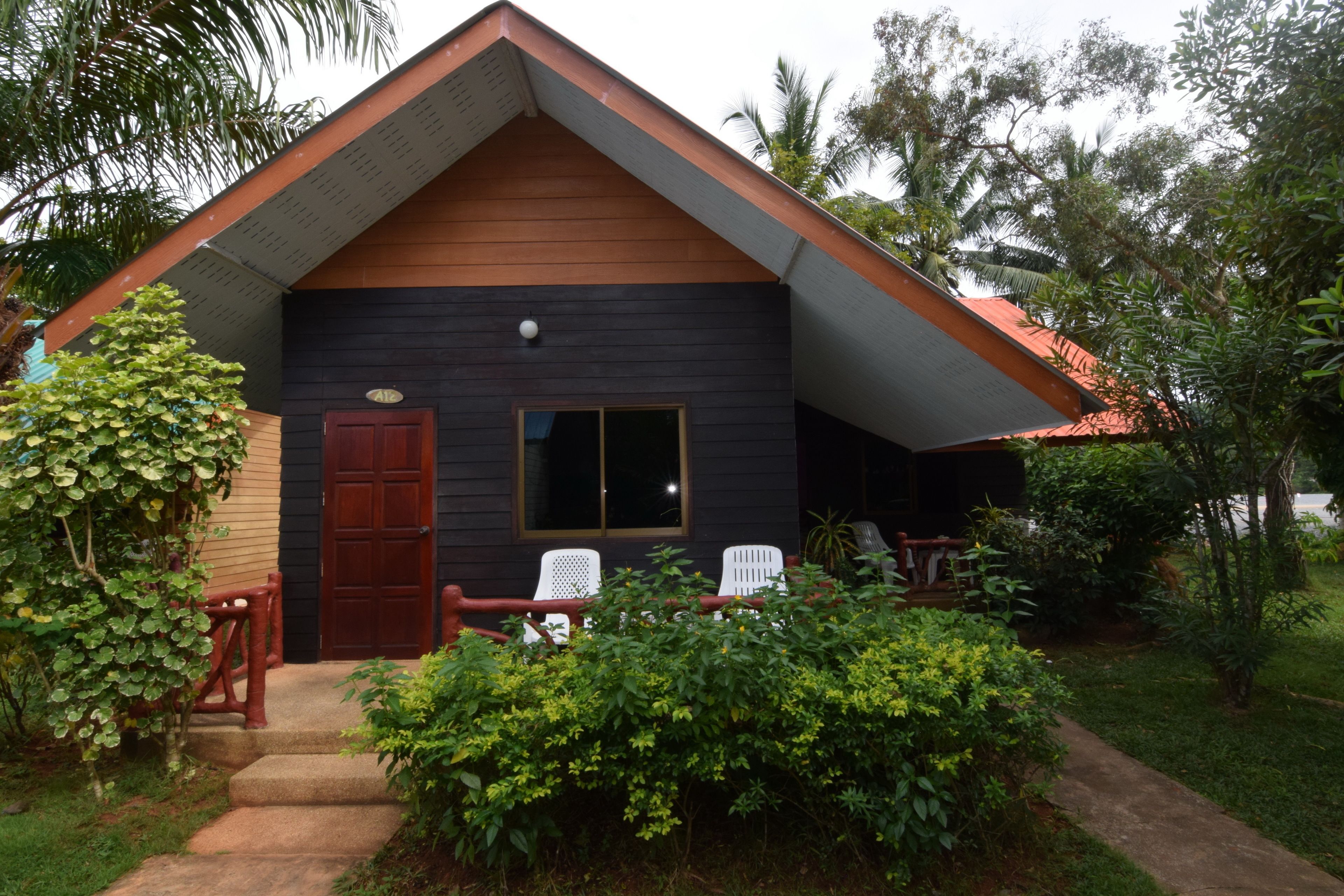 family bungalow, 2 bedrooms | garden view