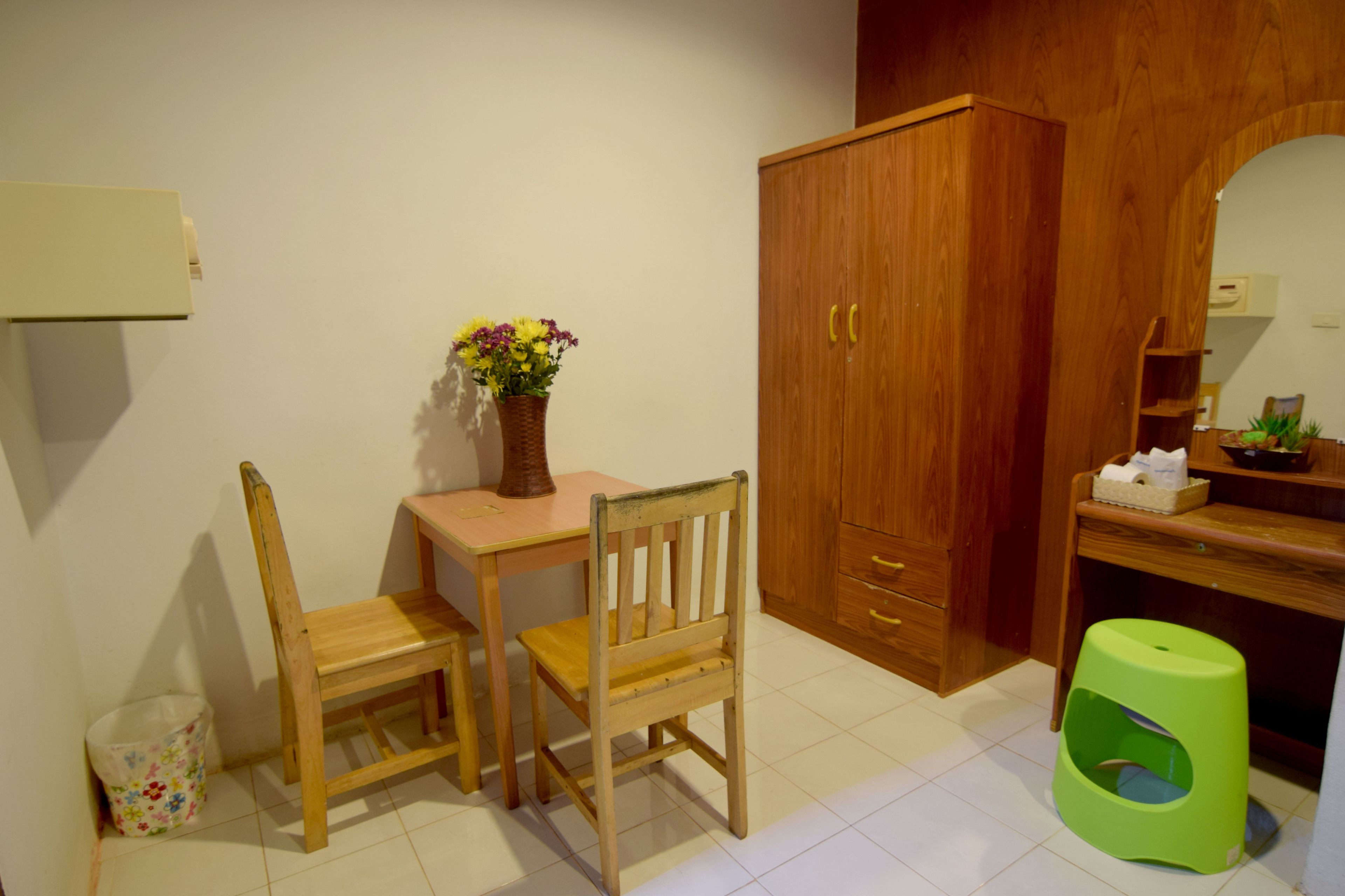 superior bungalow | living area | tv