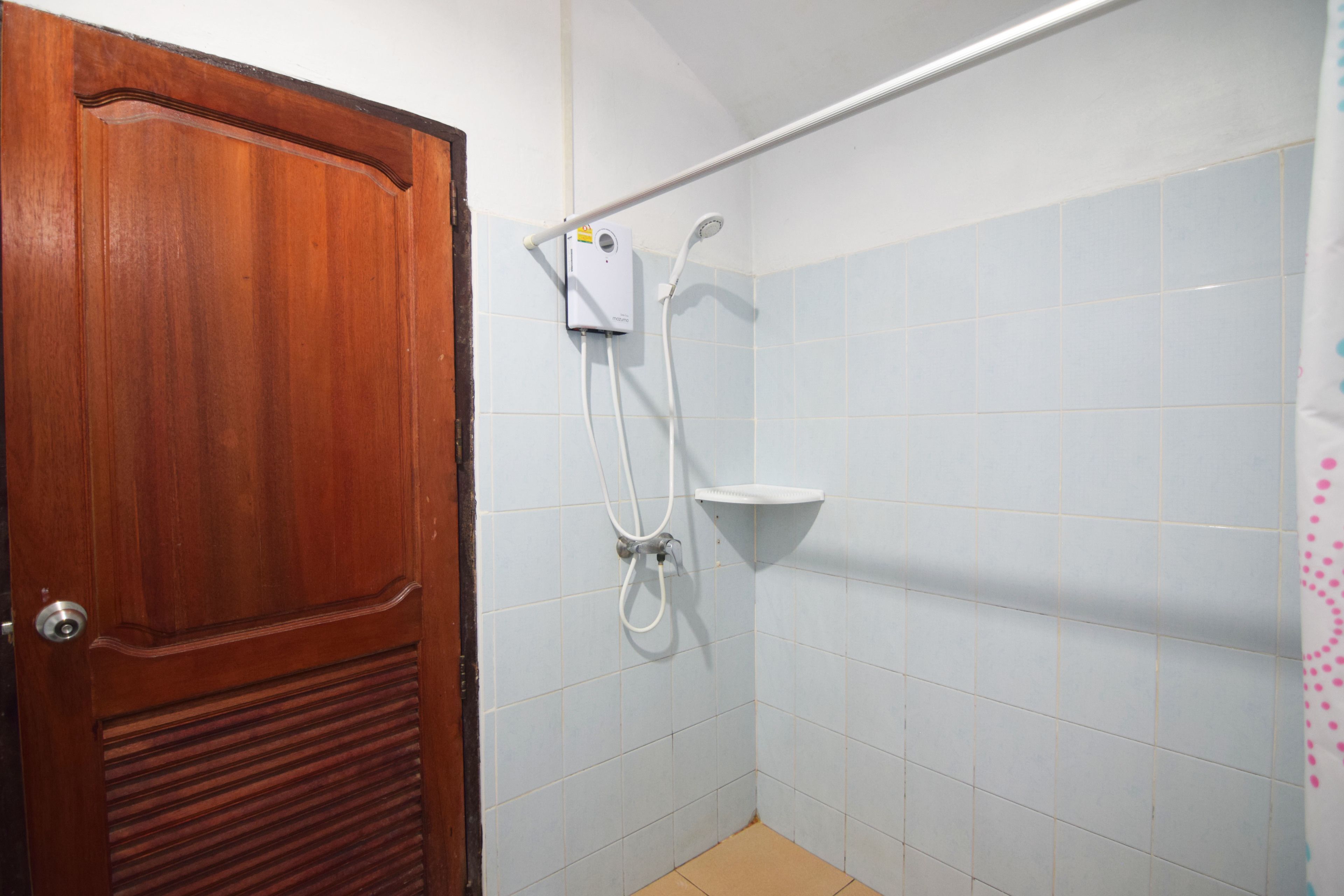 family bungalow, 2 bedrooms | bathroom | shower, free toiletries, towels