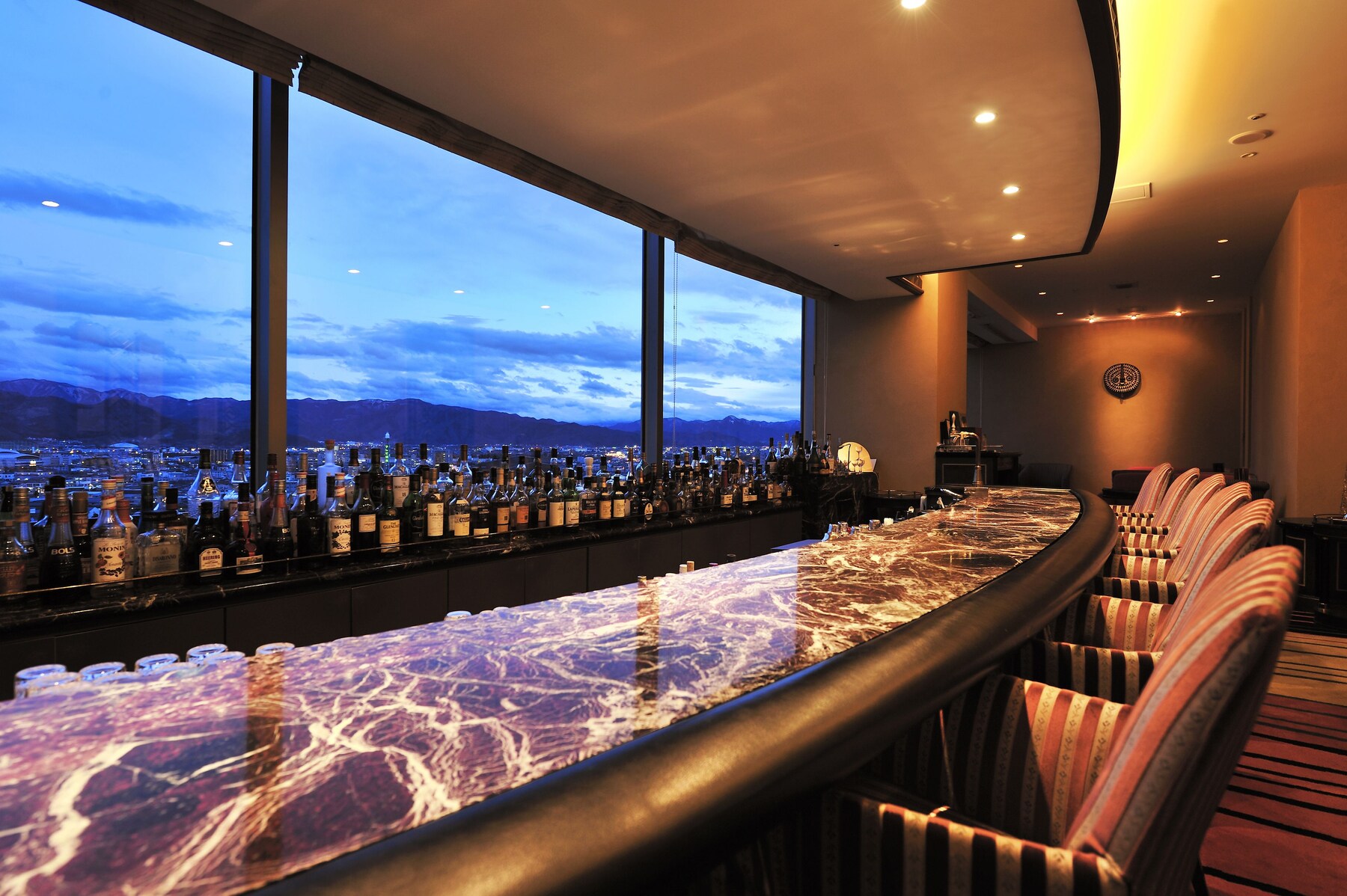 酒吧（店内）