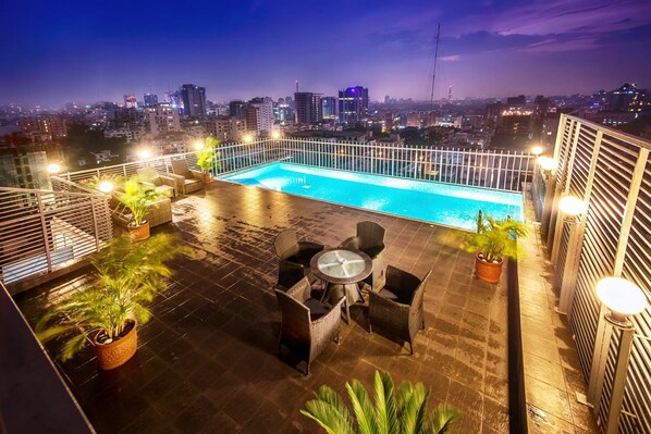 Outdoor pool - Aara Hospitality Services Limited (Dhaka)